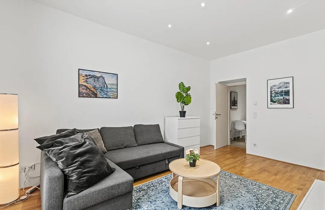 Cozy Near Center Apartamento Viena